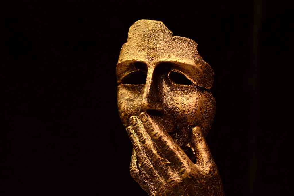 Duchess Face Gesture Sculpture - Duplicate IMG # 1