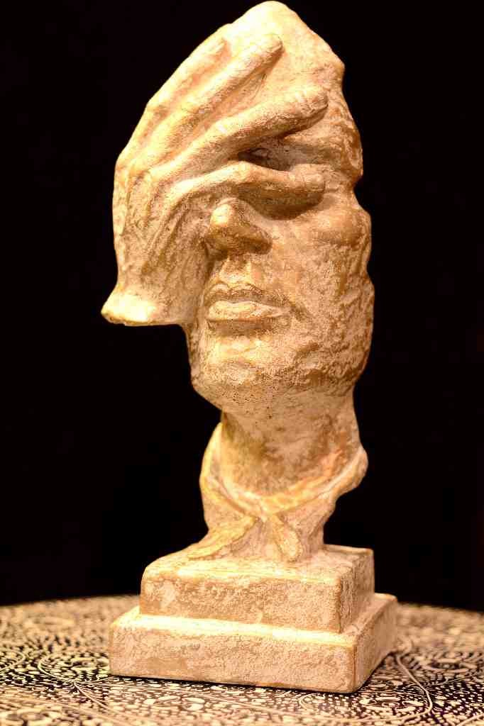 The Thinker Statue, Silence Sculpture IMG # 1