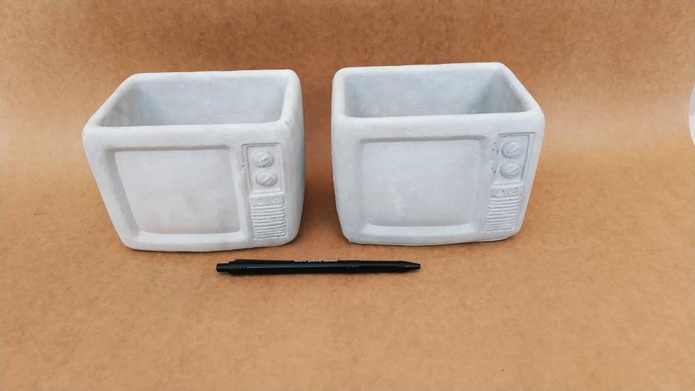 The TV Shaped Planter IMG # 2