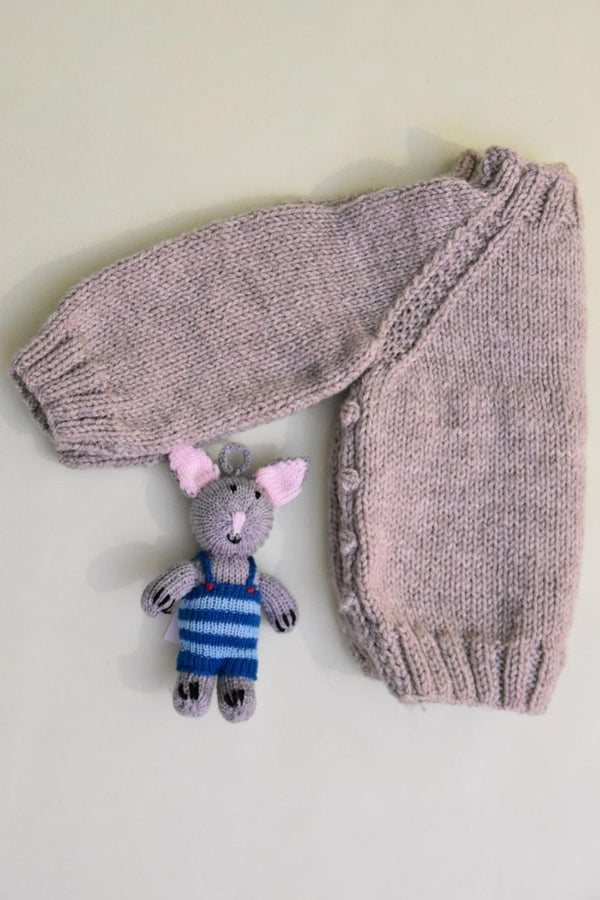 Extra image for Knitting Raglan - Light Grey