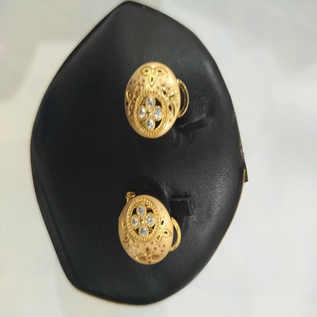 Ear studs IMG # 1