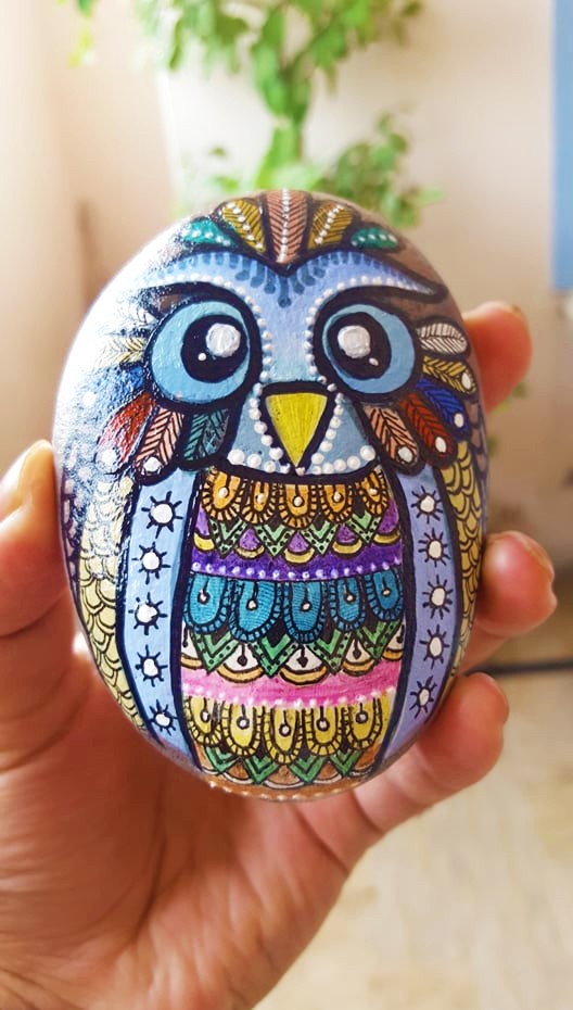 &quot;Pretty owl&quot; a painted stone IMG # 1