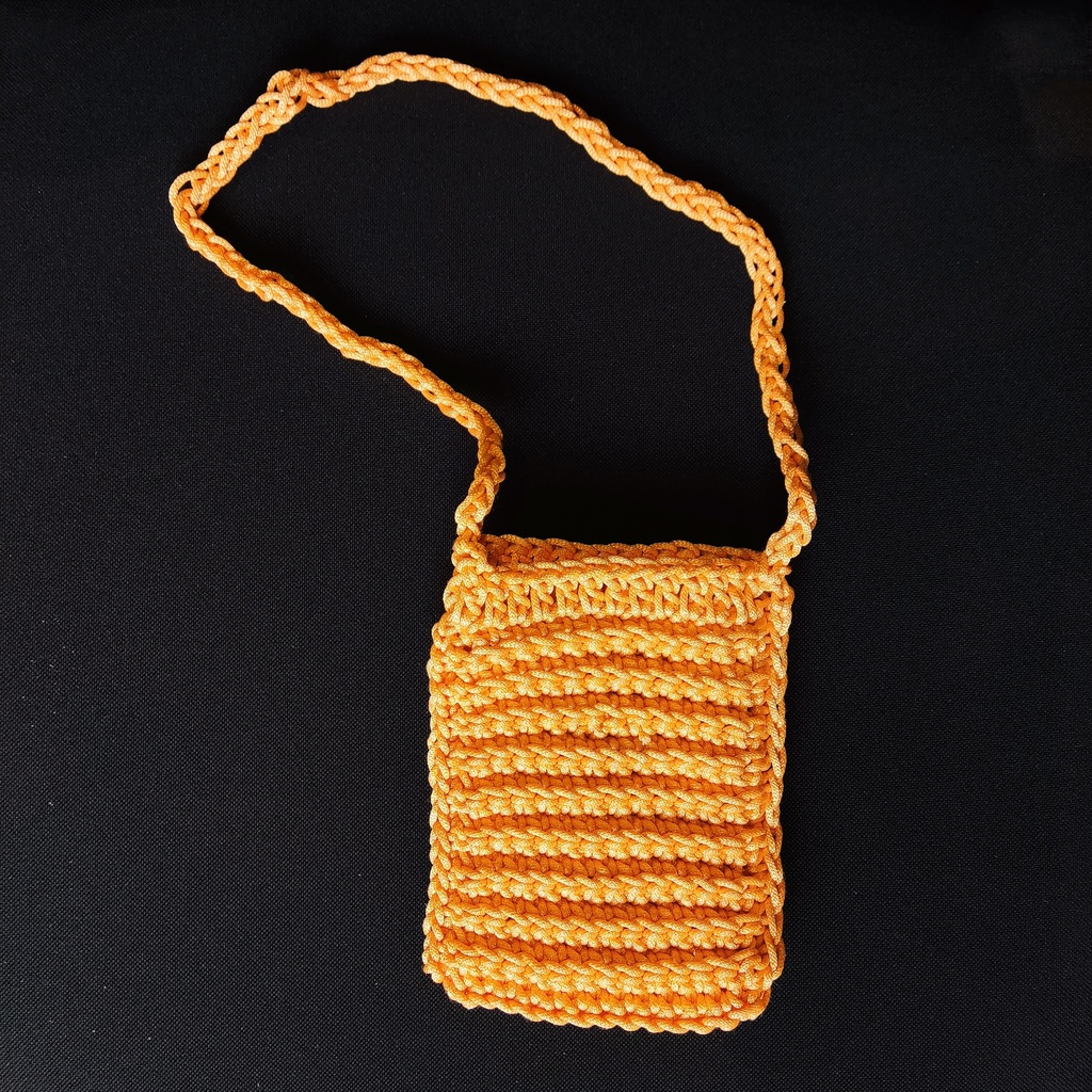 Dori Crochet Mobile Pouch