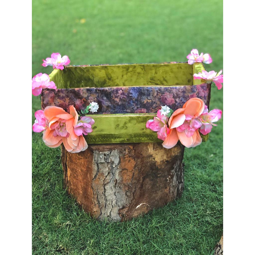 Decorative basket