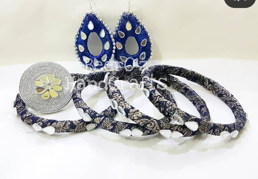 Blue jewellery set
