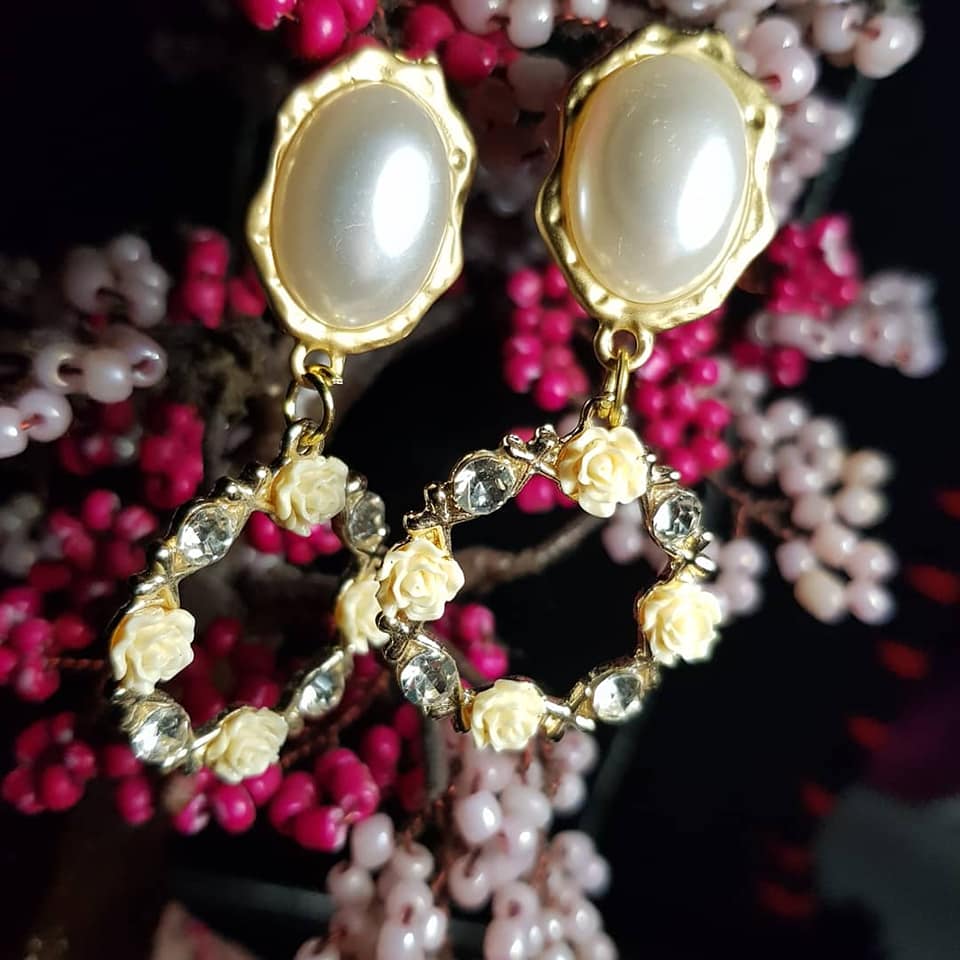 Flower look earrings
