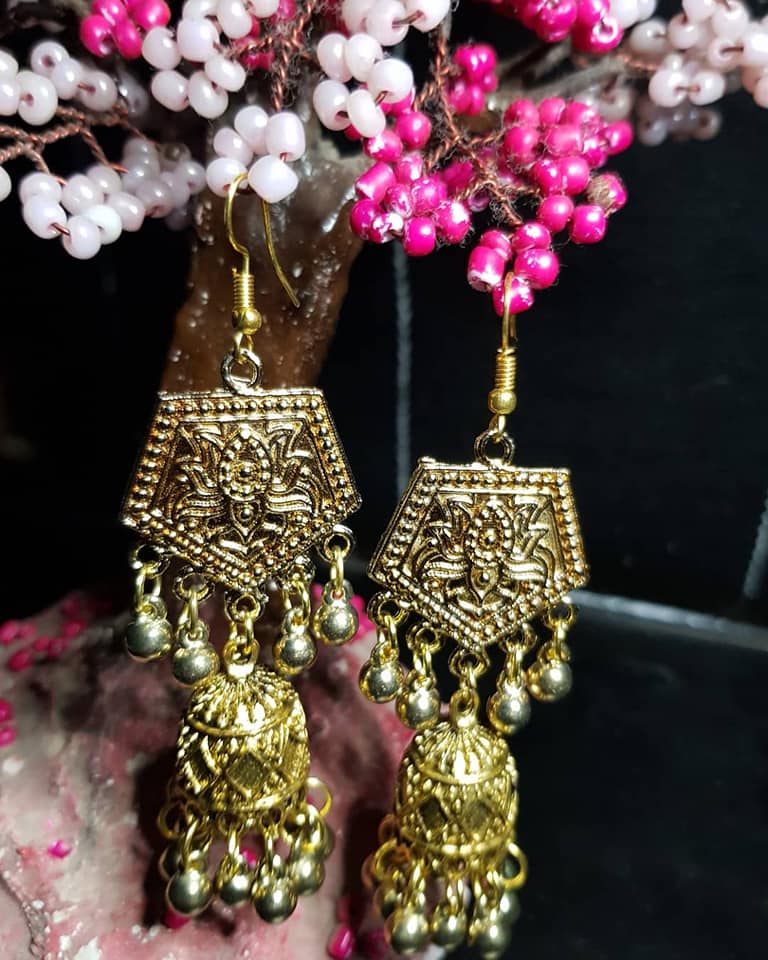 Traditional earrings