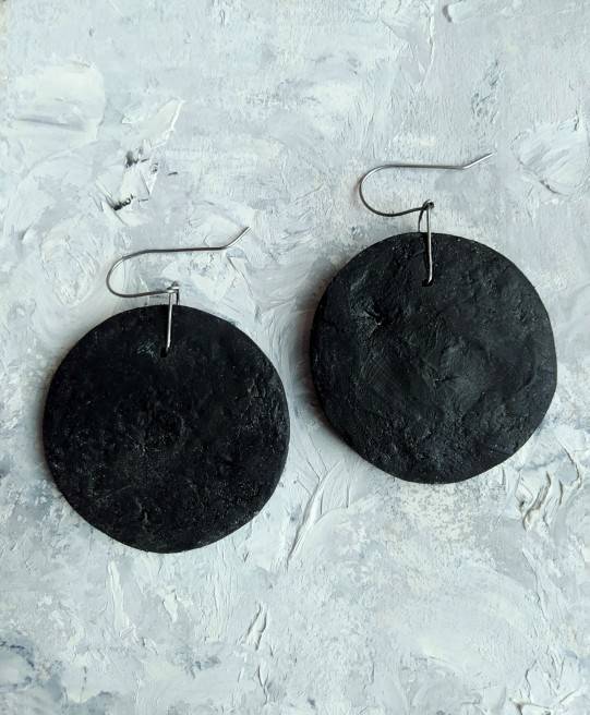 Black textured earrings