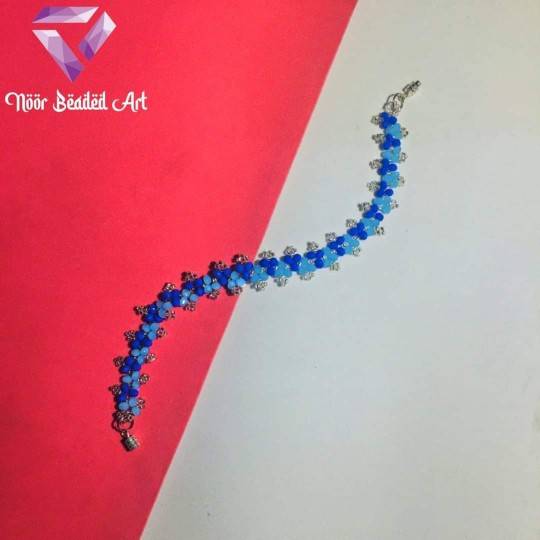 2 toned blue beaded bracelet
