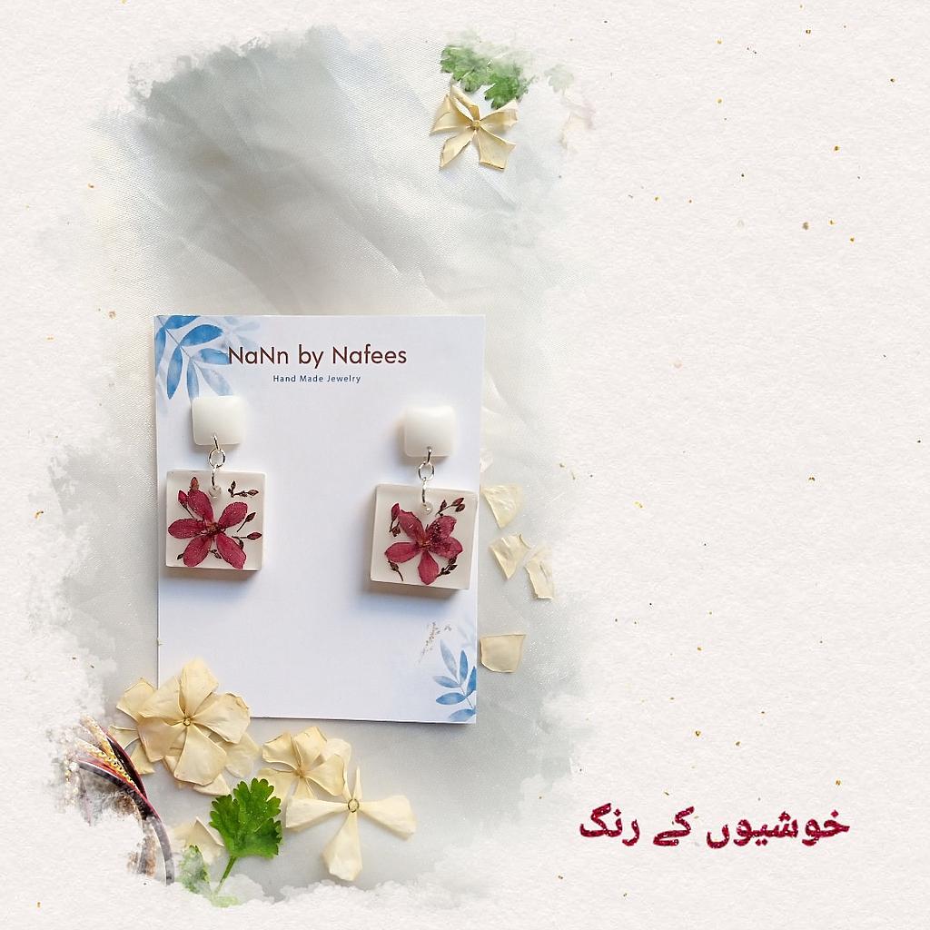 Botanical Dry Flower Resin Hanging Earrings