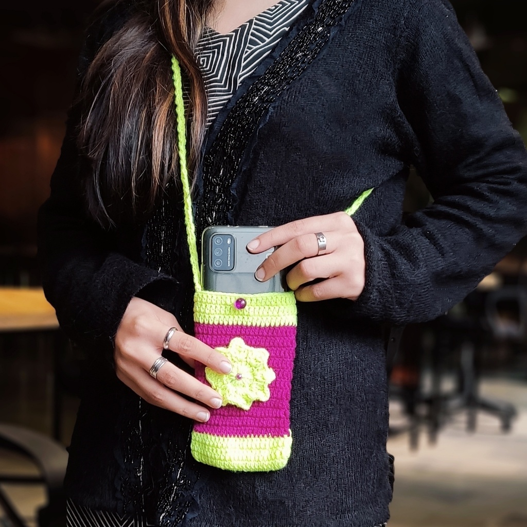Floral Crochet Mobile Pouch