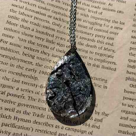 Glimmer Pendant (without chain)