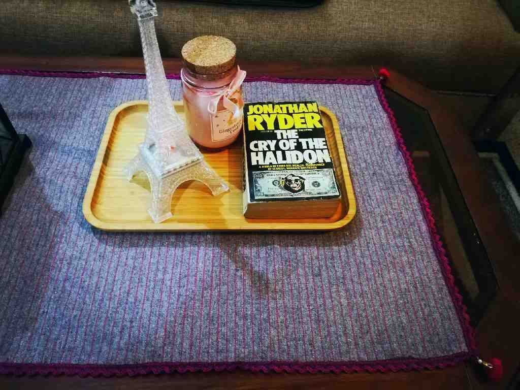 Contemporary Craft Table Ware