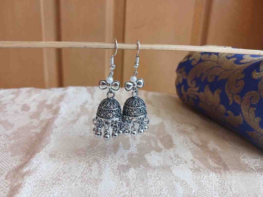 Traditional earrings 