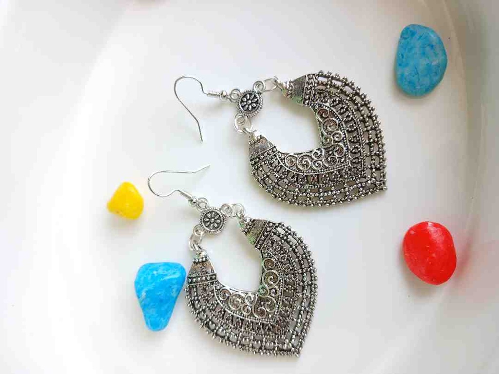 Traditional earrings 