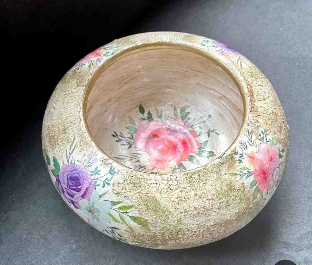 decorative pottery 