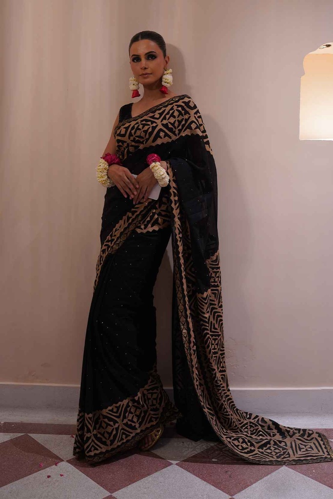 Biscotti Applique Saree