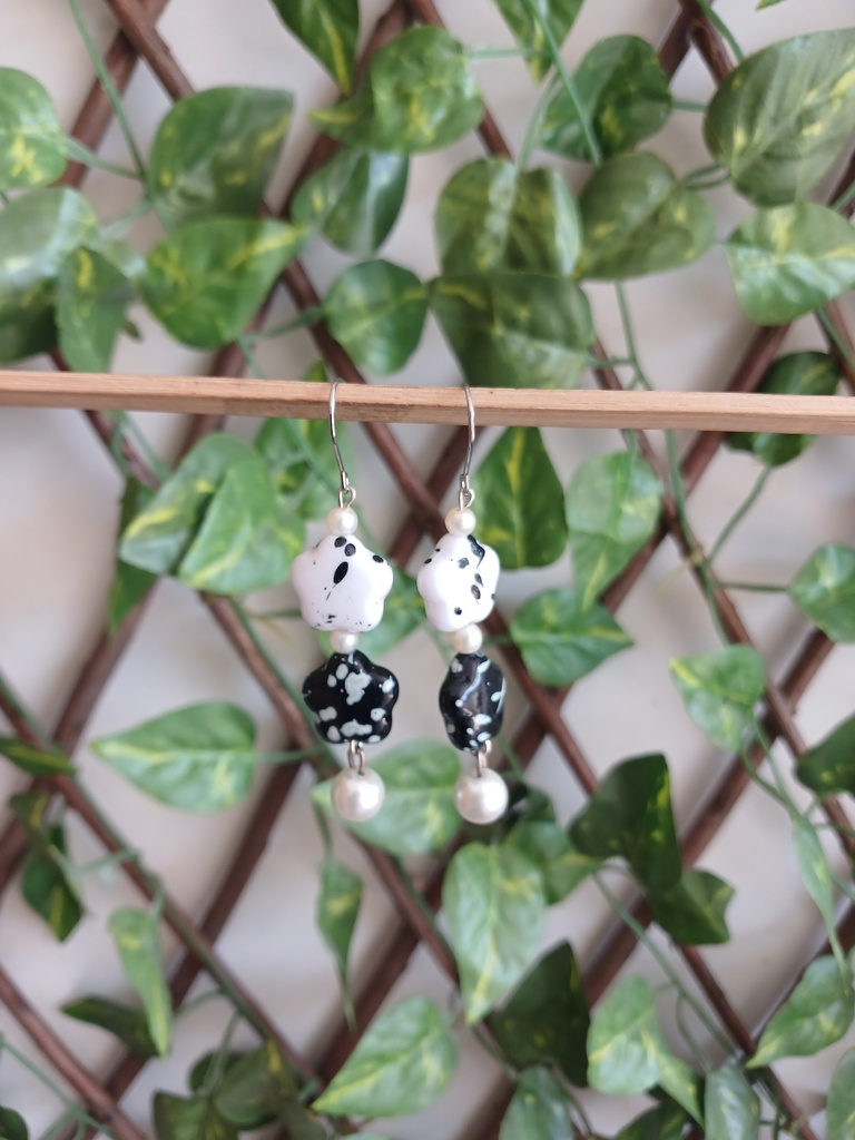 TRENDY EARRINGS