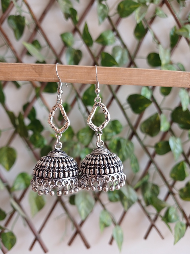 TRADITIONAL EARRINGS