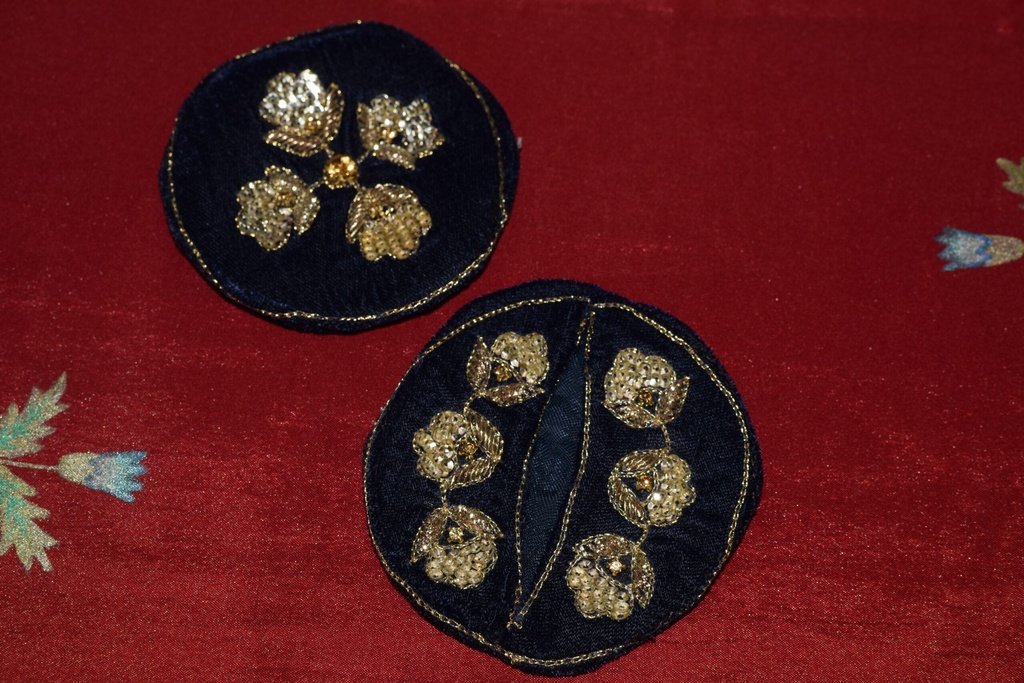 VI-3 Black Goblet Covers