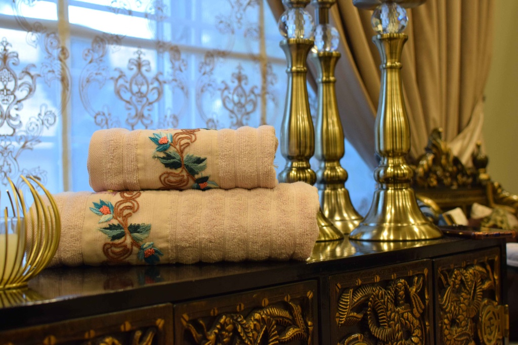 T-9 Pink Towels Set of 2