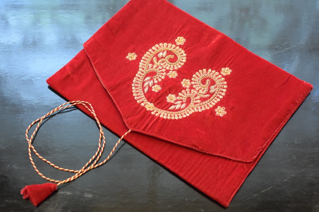 VI-7 Red Quran Pak Cover