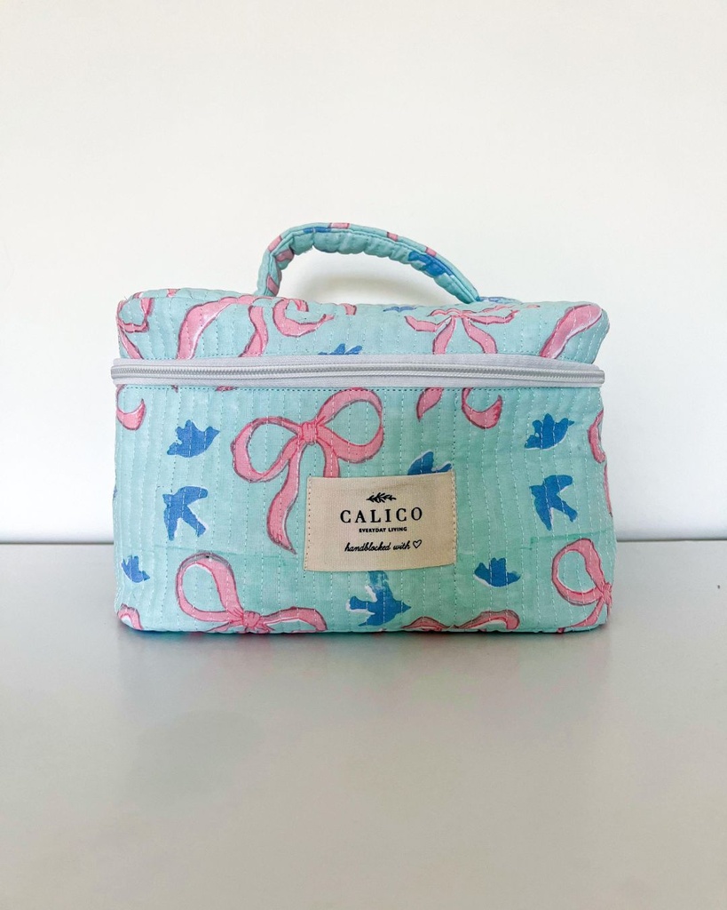 Bows and Birds Toiletry Set