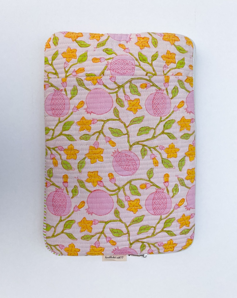 Sweet Pom Laptop sleeve