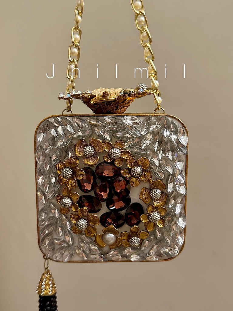 Festive handmade
Clutch - Square Crystal Plum
