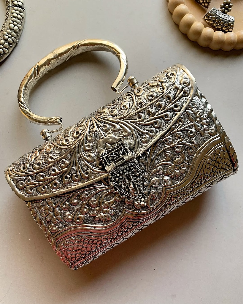 Rajhastani Metal Clutch Design 003