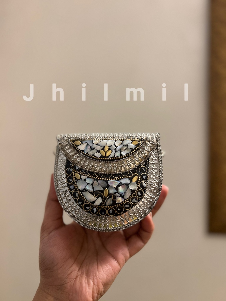 Silver Seep Metal Clutch