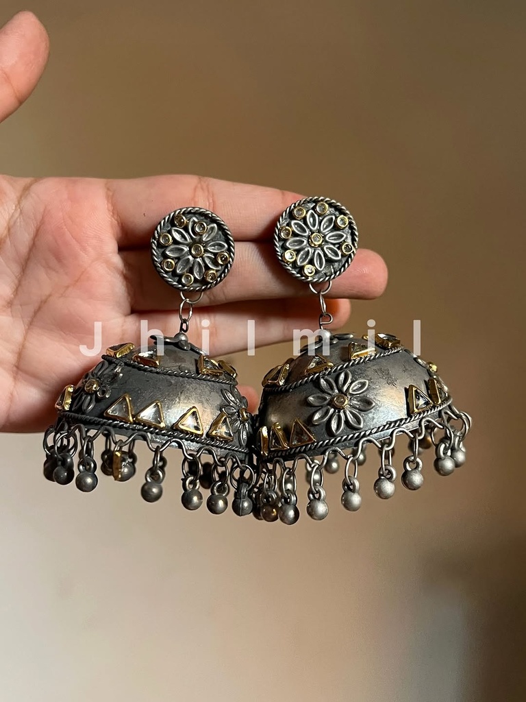Tikon Kundan Jhumka
