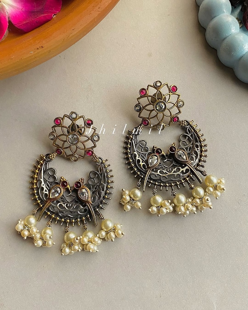 Seerat pearl earrings