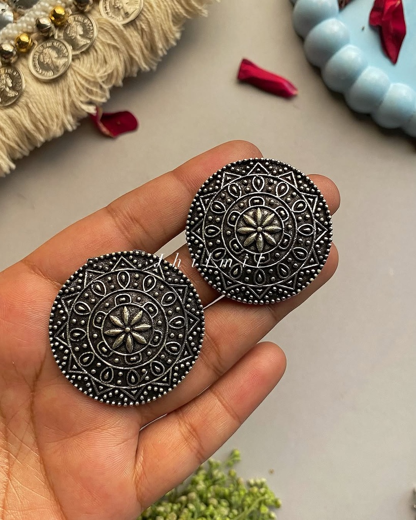 Oxidized Studs - Design D