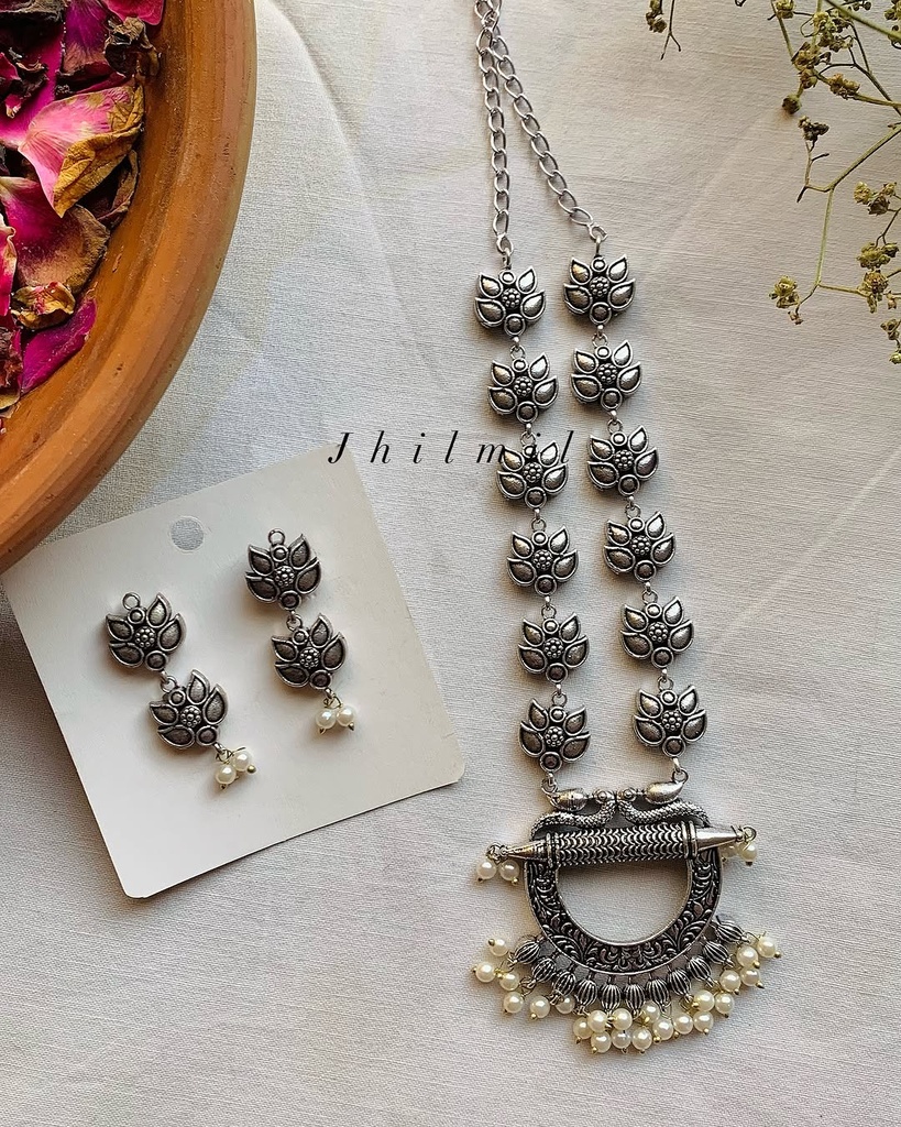 Leaf Motif medium length mala set