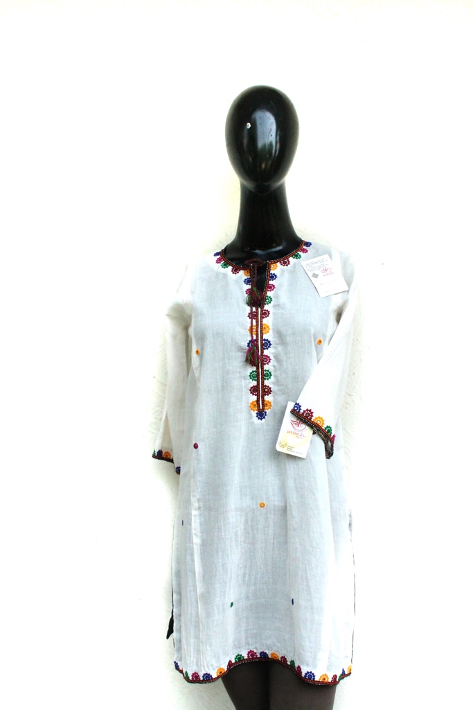 Short white kurta with hand embroidery