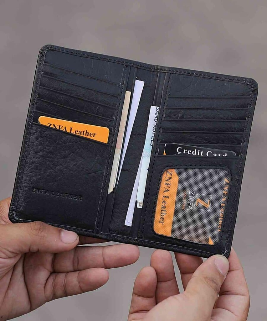 Luxe – Black Coat Wallet