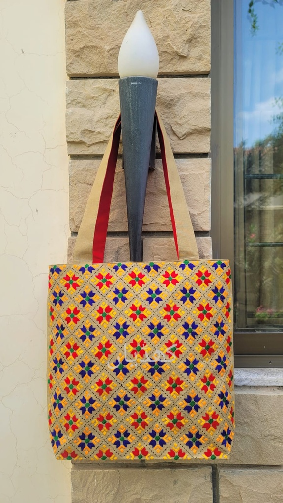 Limited Edition Hand-Embroidered Phulkari Tote Bag in Beige – Pakistan