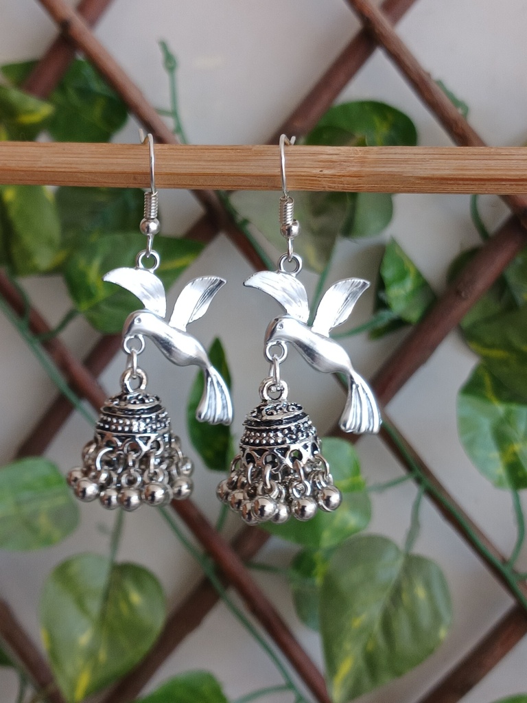 Bird shape earrings