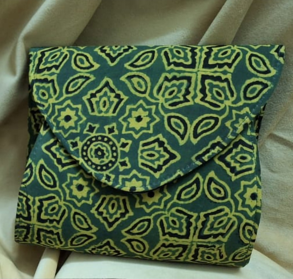 RANGEEN GREEN CLUTCH