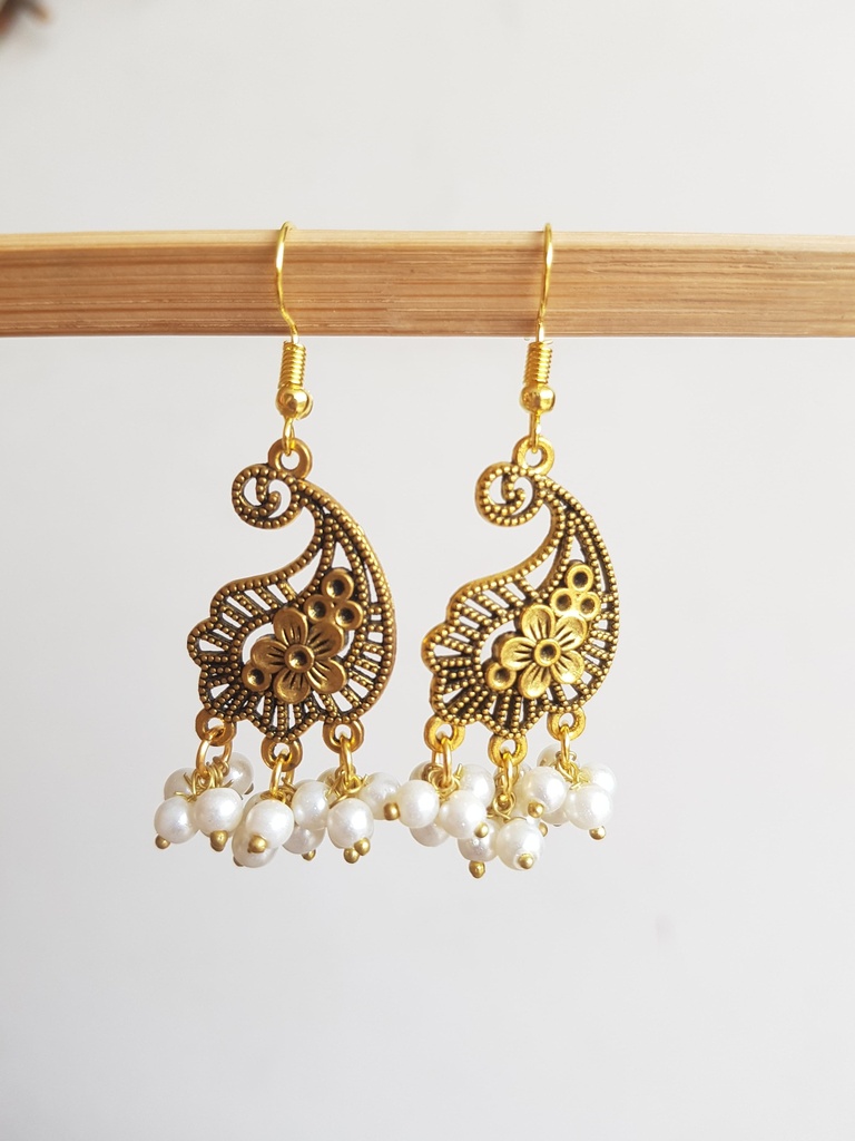 Traditional earrings