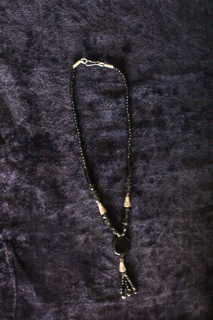 Necklace black aqeeq