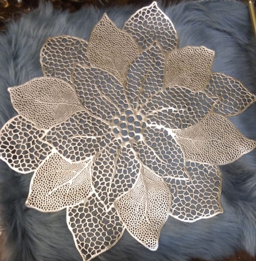 [PK4383-GN-GEN-014204] Laser cut place mats