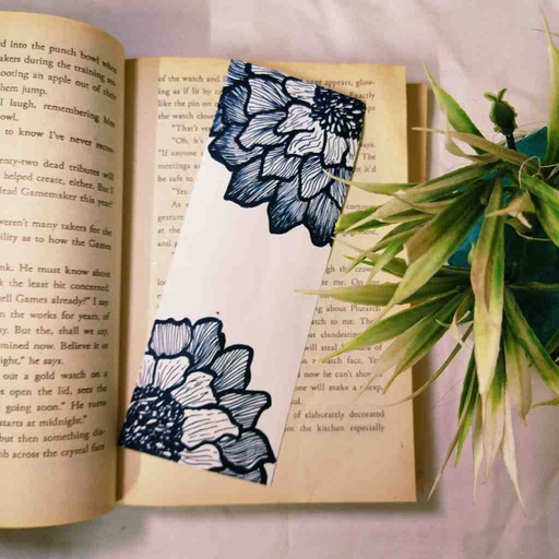 [PK4848-AR-MIN-015872] Black and White Line Art Bookmark
