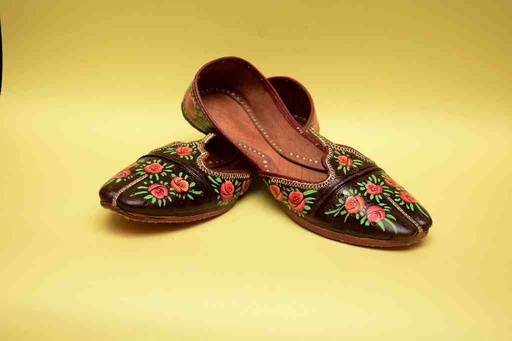  Hand Painted Truck Art Design khussa