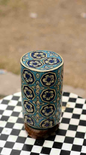 [PK0038-HM-LMP-024946] Camel Skin Lamp.