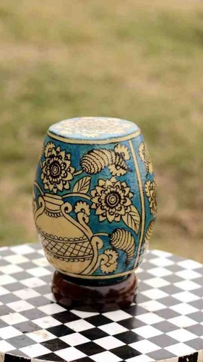 [PK0038-HM-LMP-024957] Camel Skin Lamp