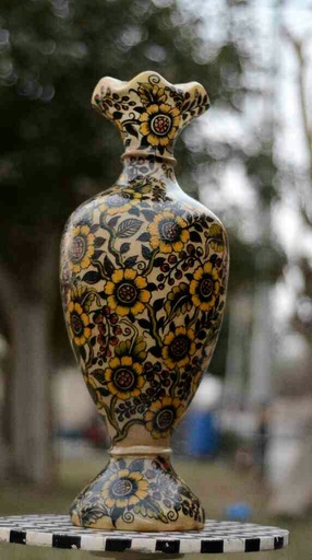 [PK0038-CF-CAM-025030] Camel Skin Vase