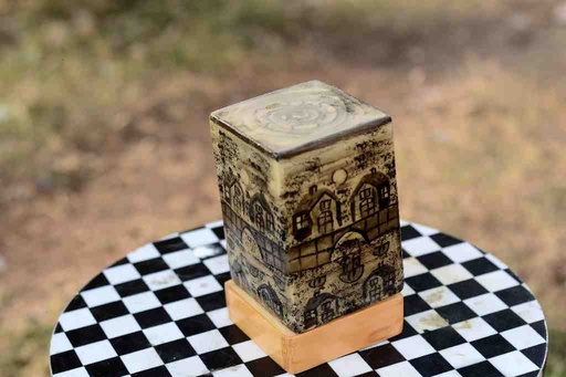 [PK0038-CF-CAM-025050] Camel Skin Square Shape Lamp