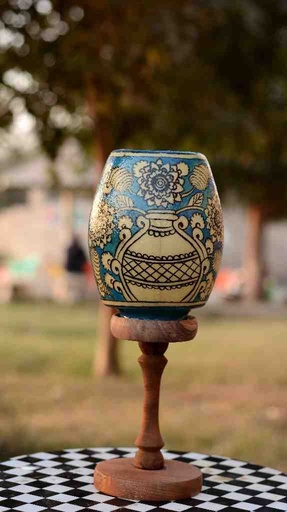 [PK0038-HM-LMP-025084] Camel Skin Lamp